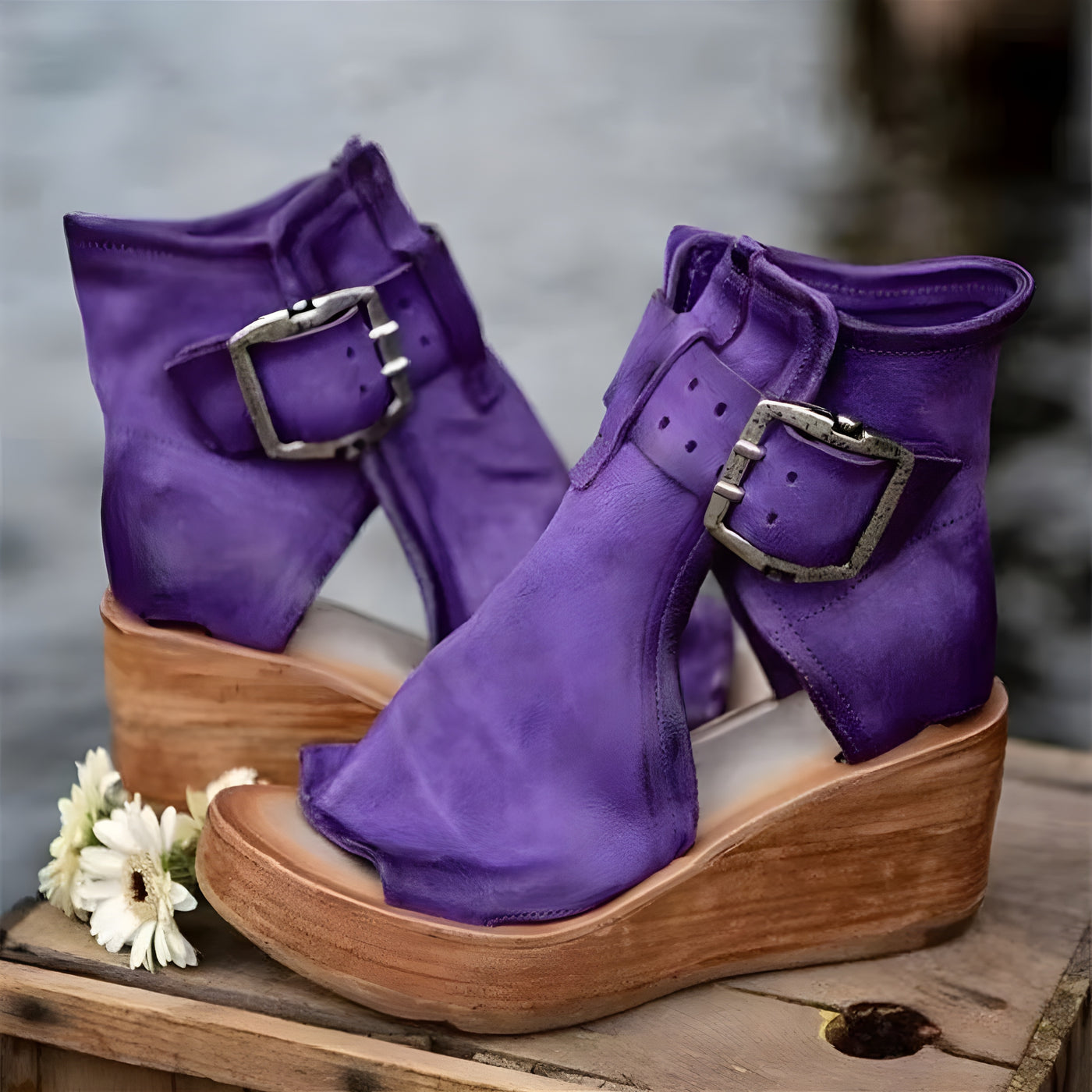 Margareta – Sandały na Koturnie Vintage