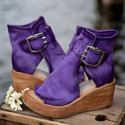 Margareta – Sandały na Koturnie Vintage